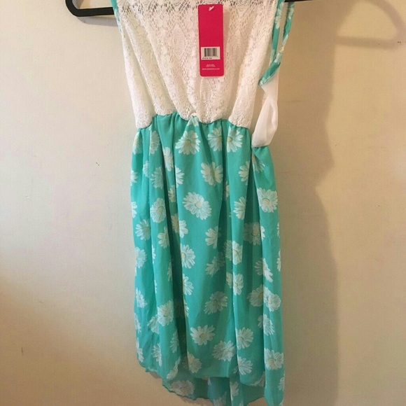 Dress - Picture 2 of 2